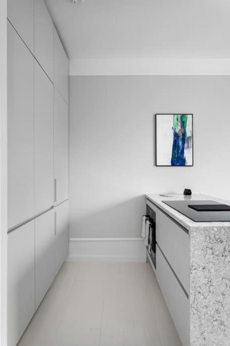 Harju 8 - Stylish - Minimalist - Location Apartment *